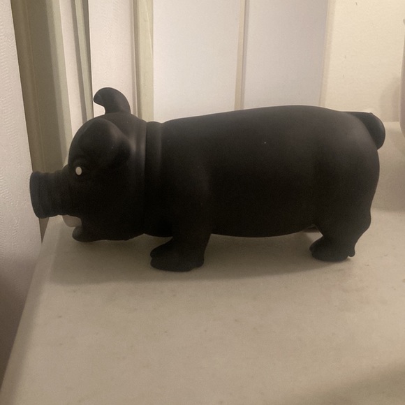 Animolds Squealing Black Pig Toy - Picture 4 of 7